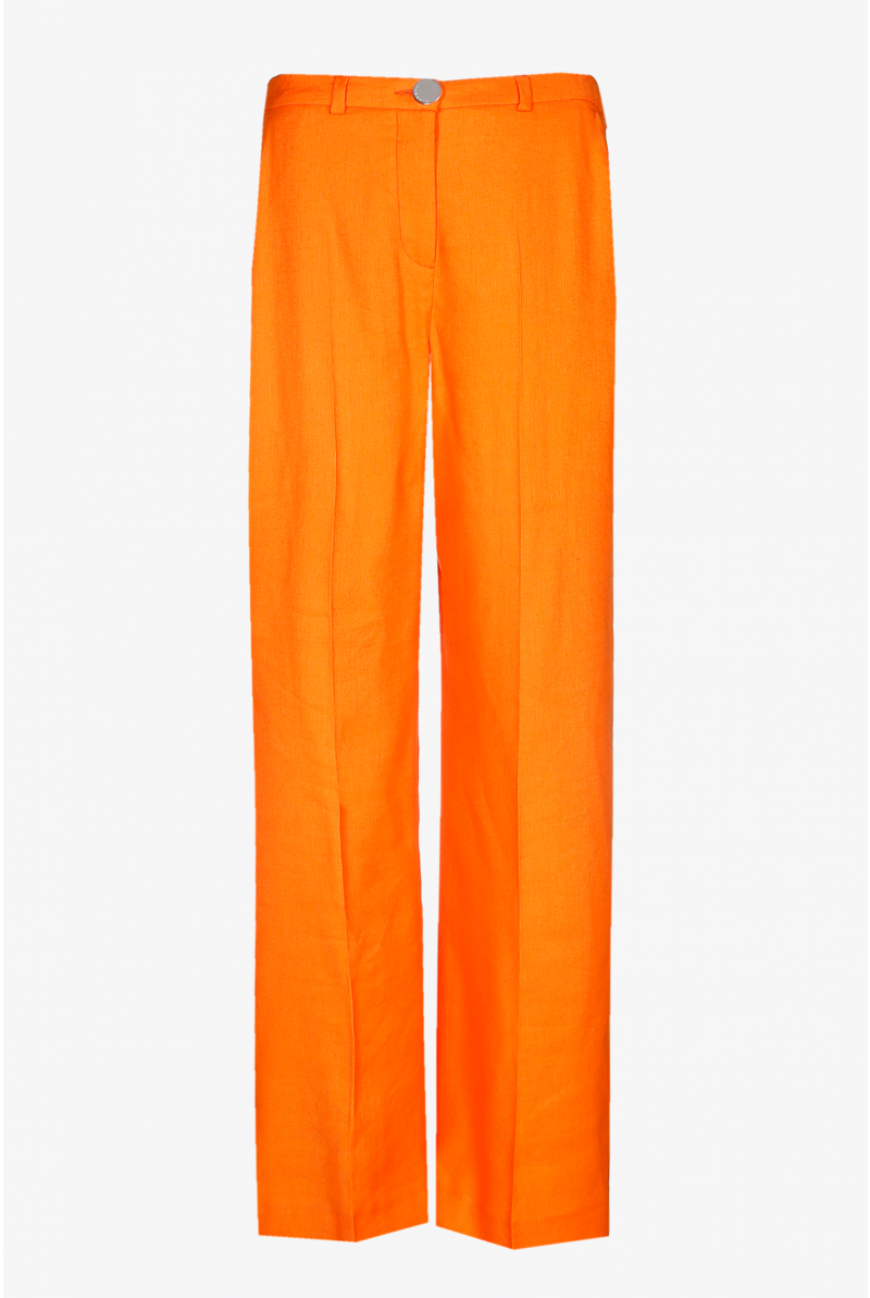 Pleated trousers with straight legs