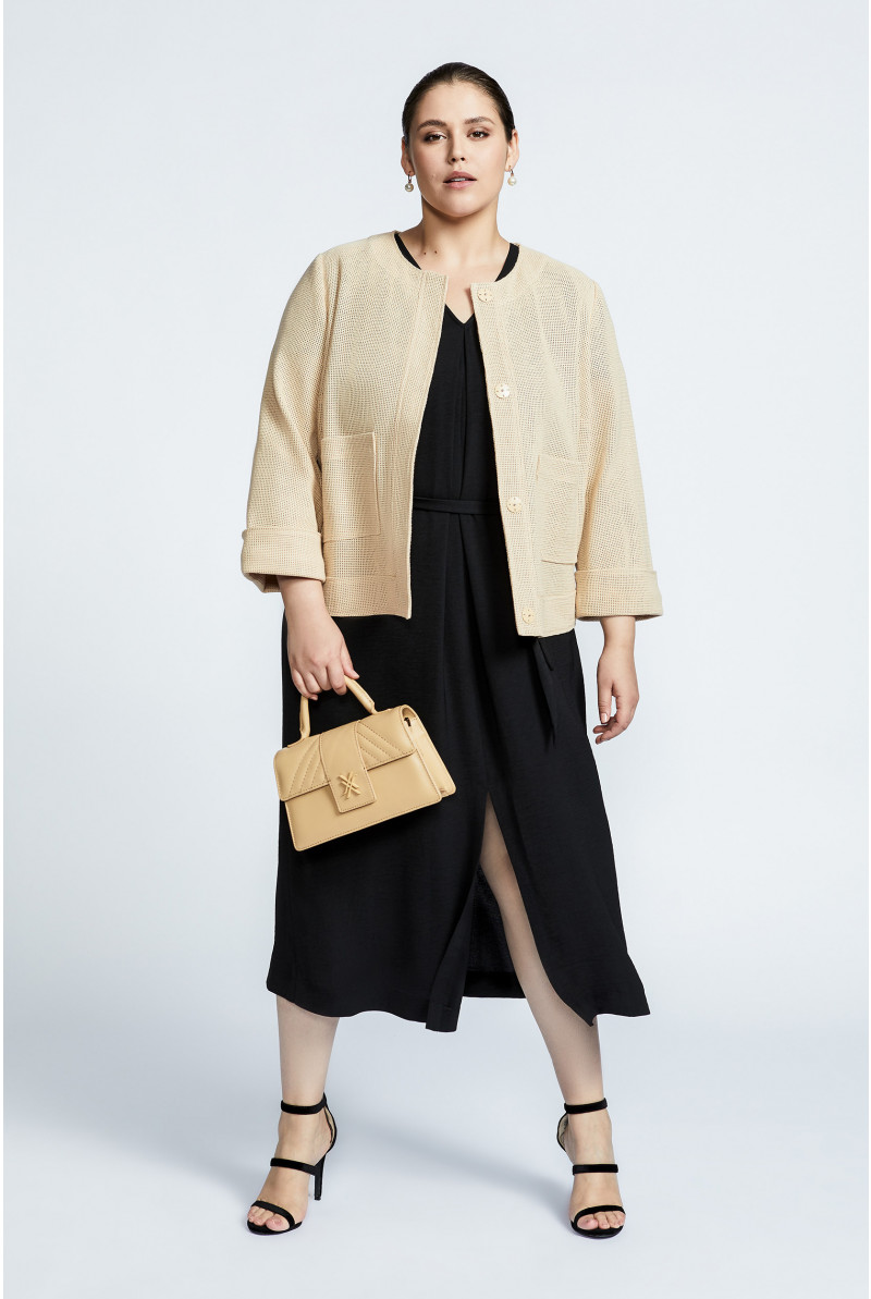 Short jacket in raffia