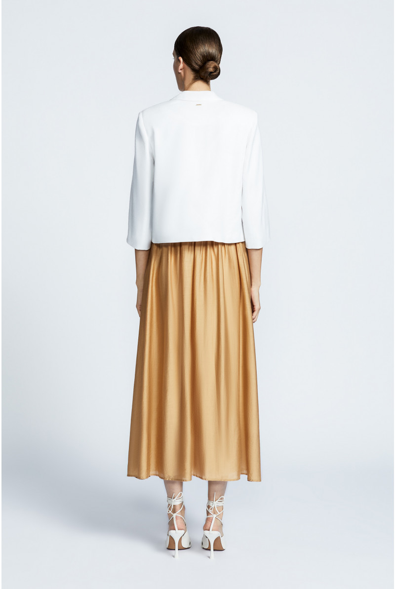 Korte blazer met wijde mouwen