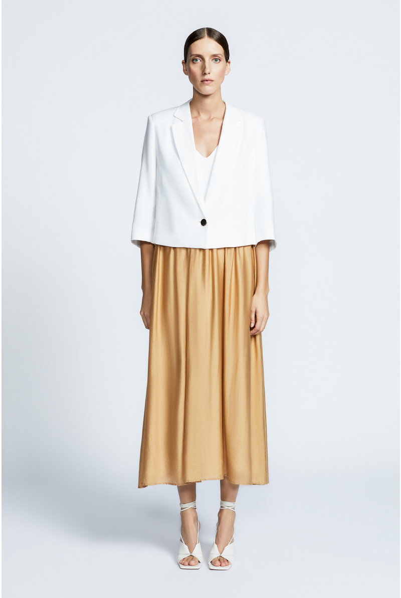 Korte blazer met wijde mouwen