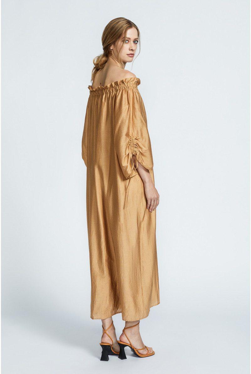 Oversized dress with satin sheen
