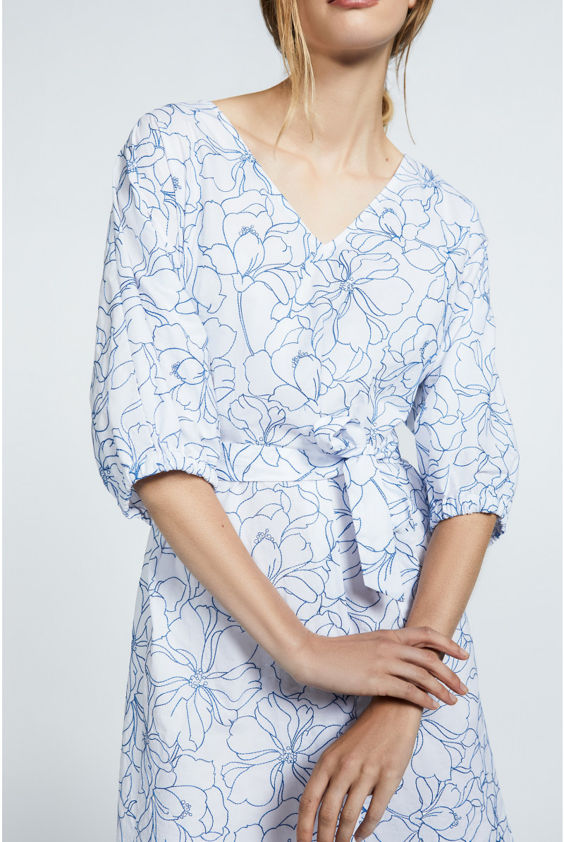 Robe avec broderie