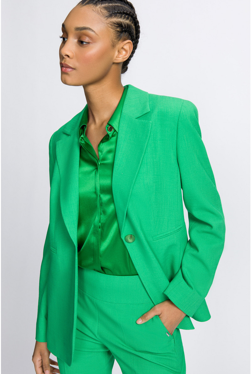 Taillierter Blazer aus Ecovero-Viskose