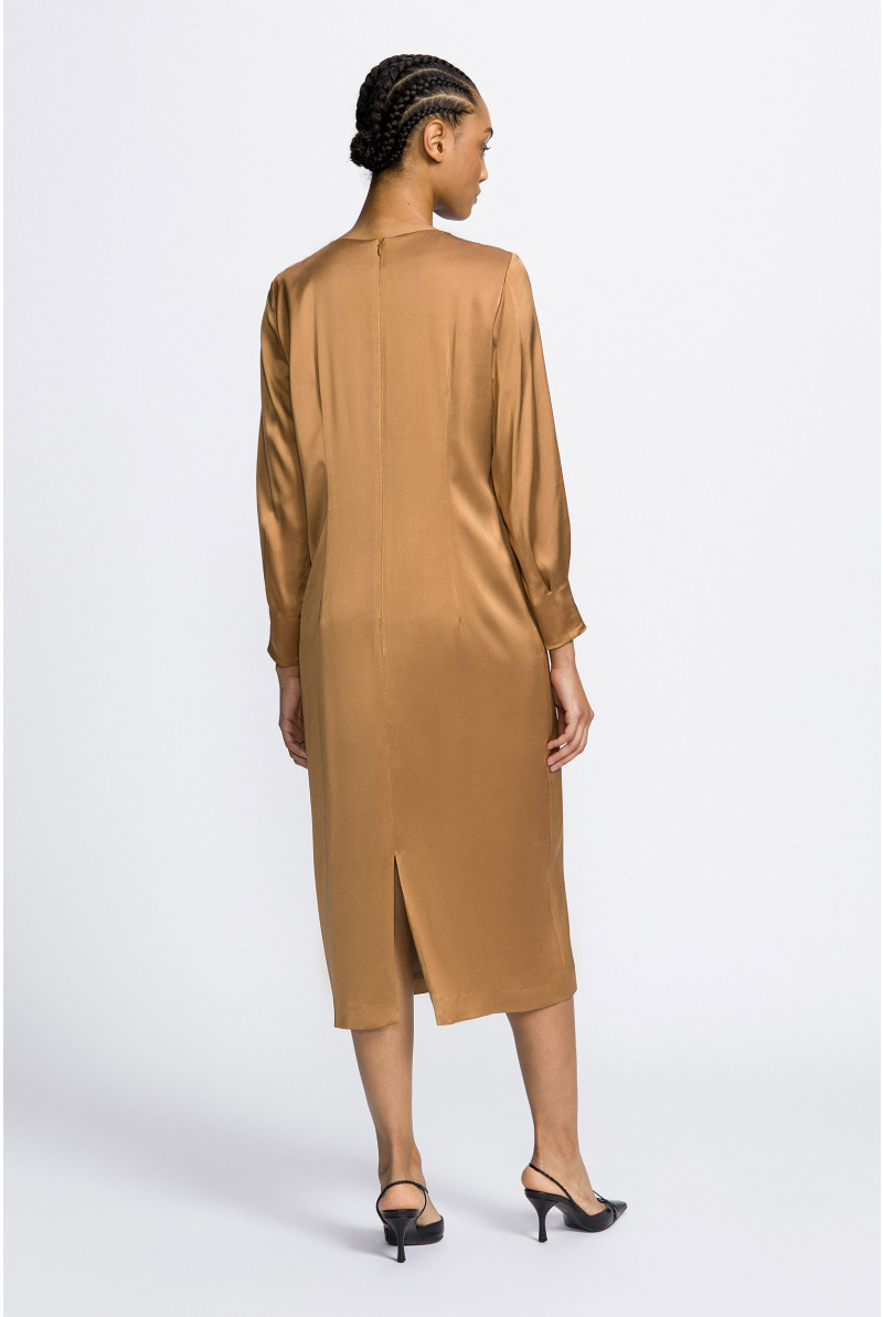 Dress with satin finish 