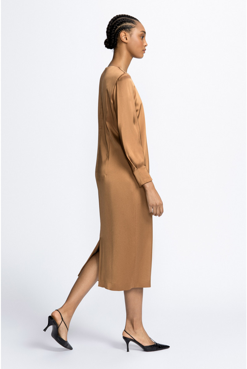 Dress with satin finish 