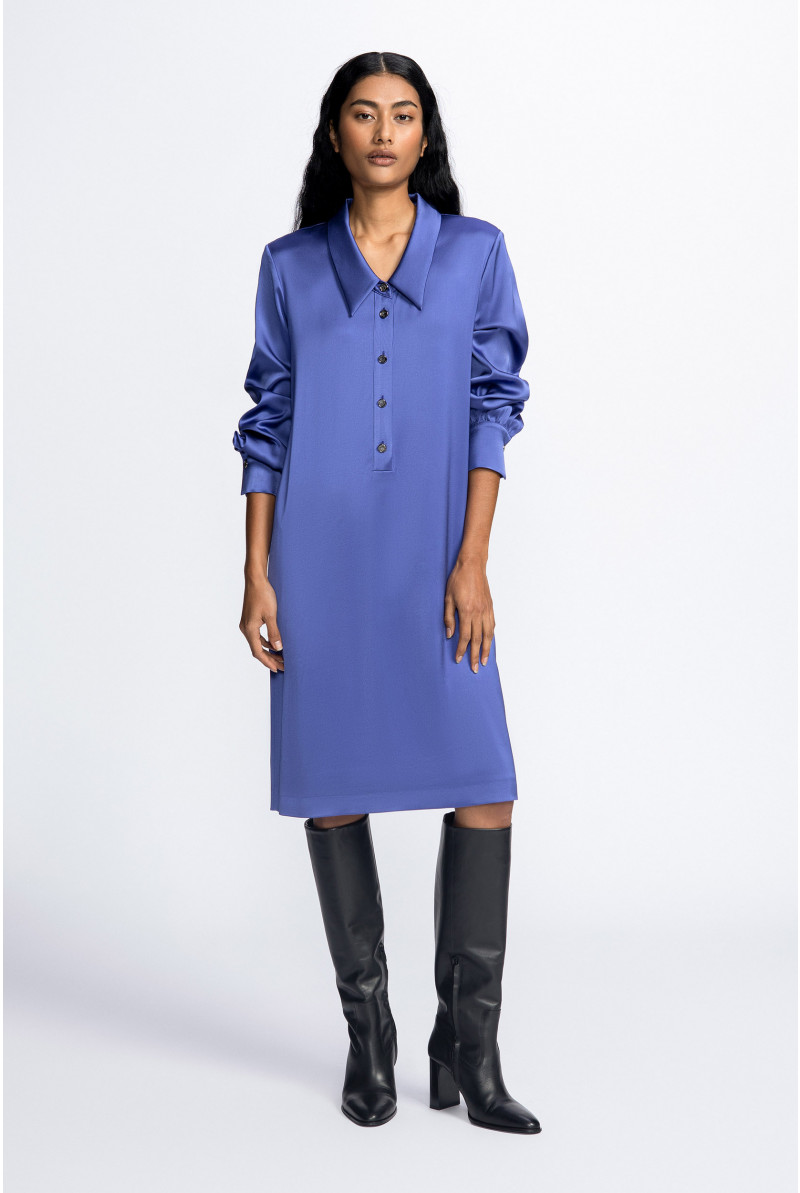Blusenkleid in glänzender Satinoptik