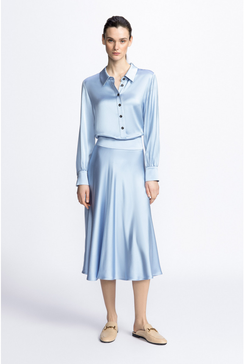 Bluse in glänzender Satinoptik