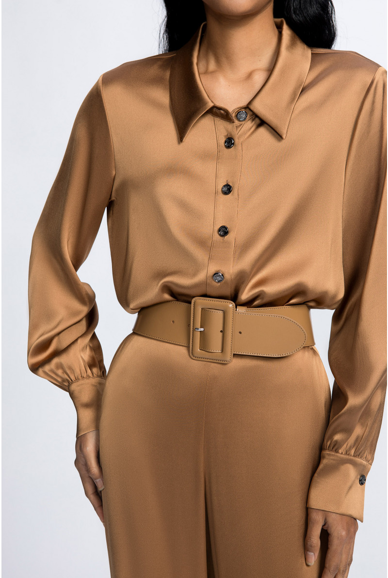 Bluse in glänzender Satinoptik