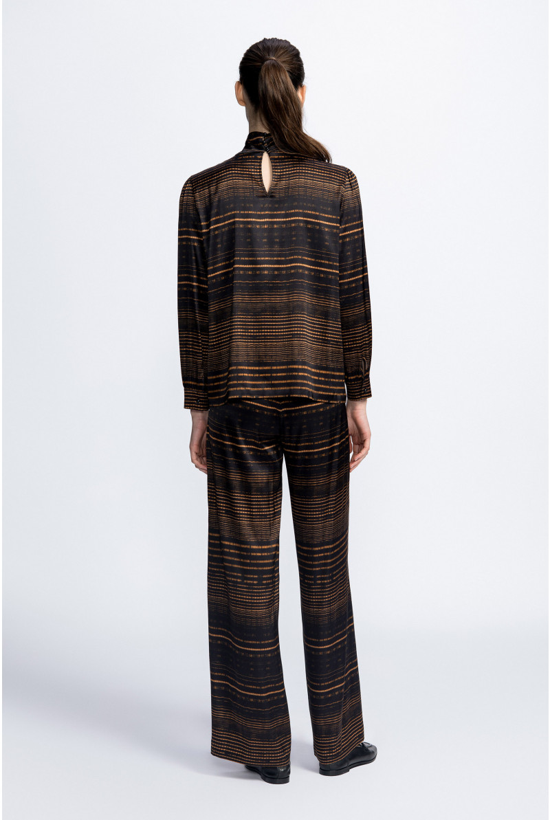 Blouse with graphic print
