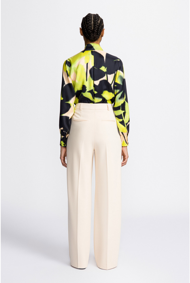 Pantalon en sergé à jambes larges