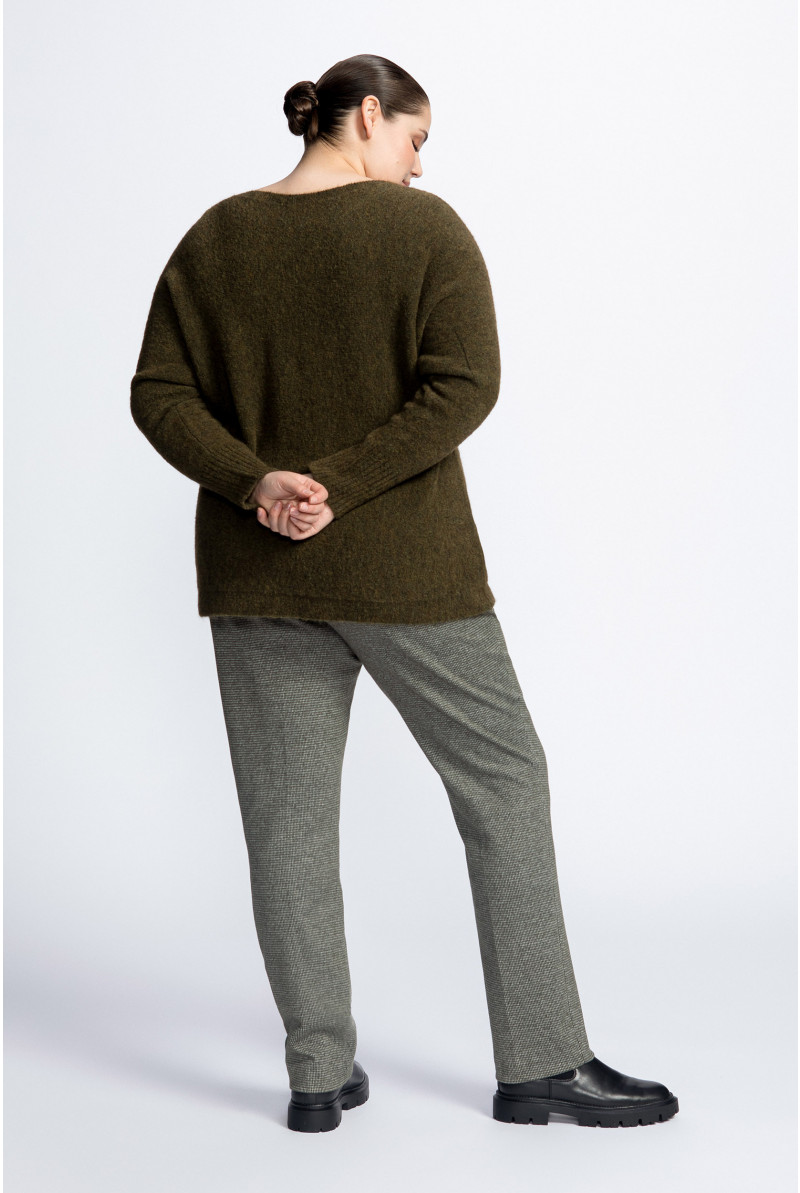 Pleated trousers with houndstooth print