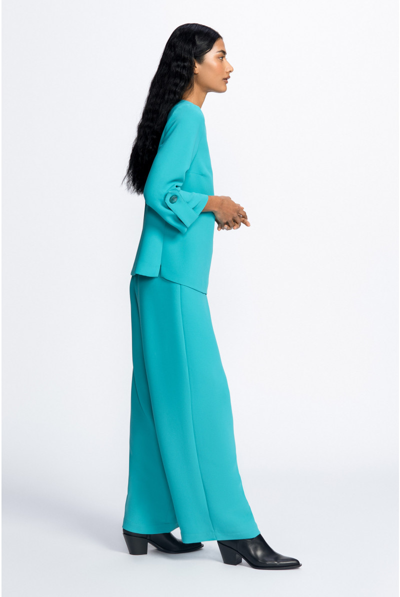Blouse en sergé à encolure ronde