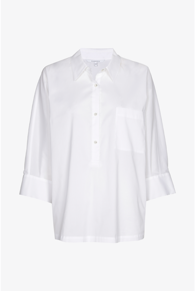 Bluse mit Knöpfen auf der Rückseite