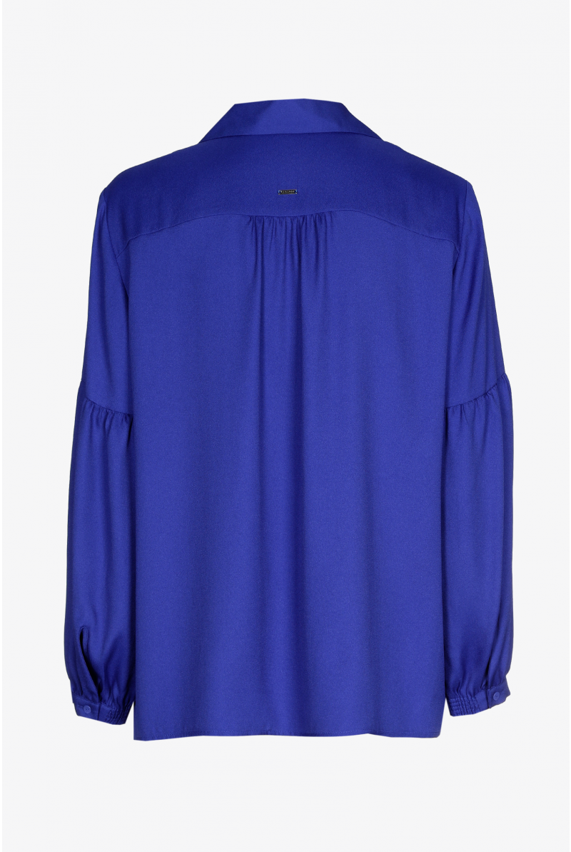 Comfortable blouse with V-neck