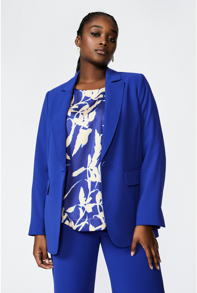 Blazer with subtly rounded hem