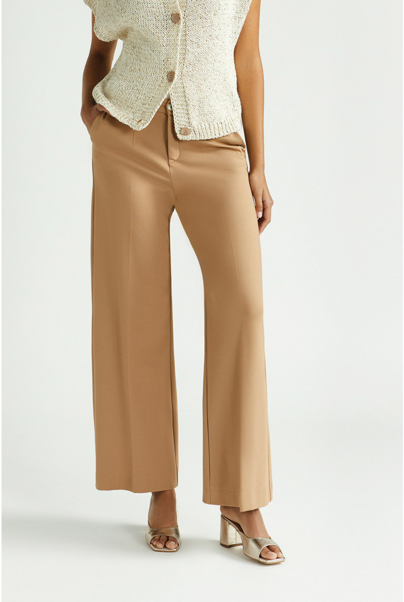 Stretchhose mit weitem Bein