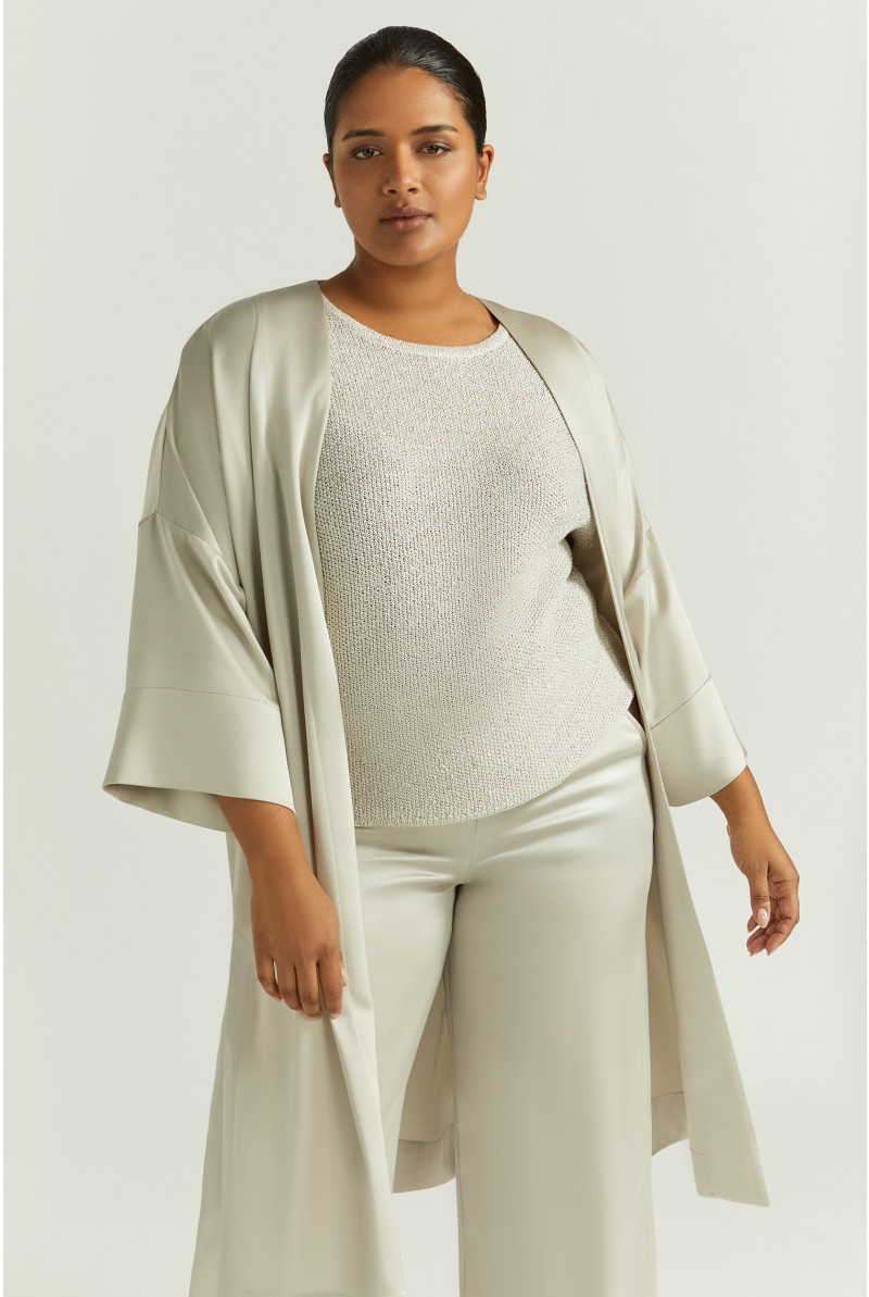 Kimono en tissu brillant