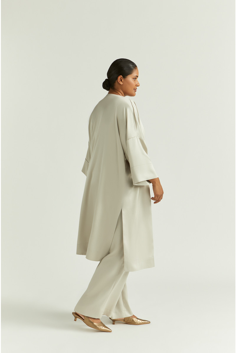 Kimono en tissu brillant