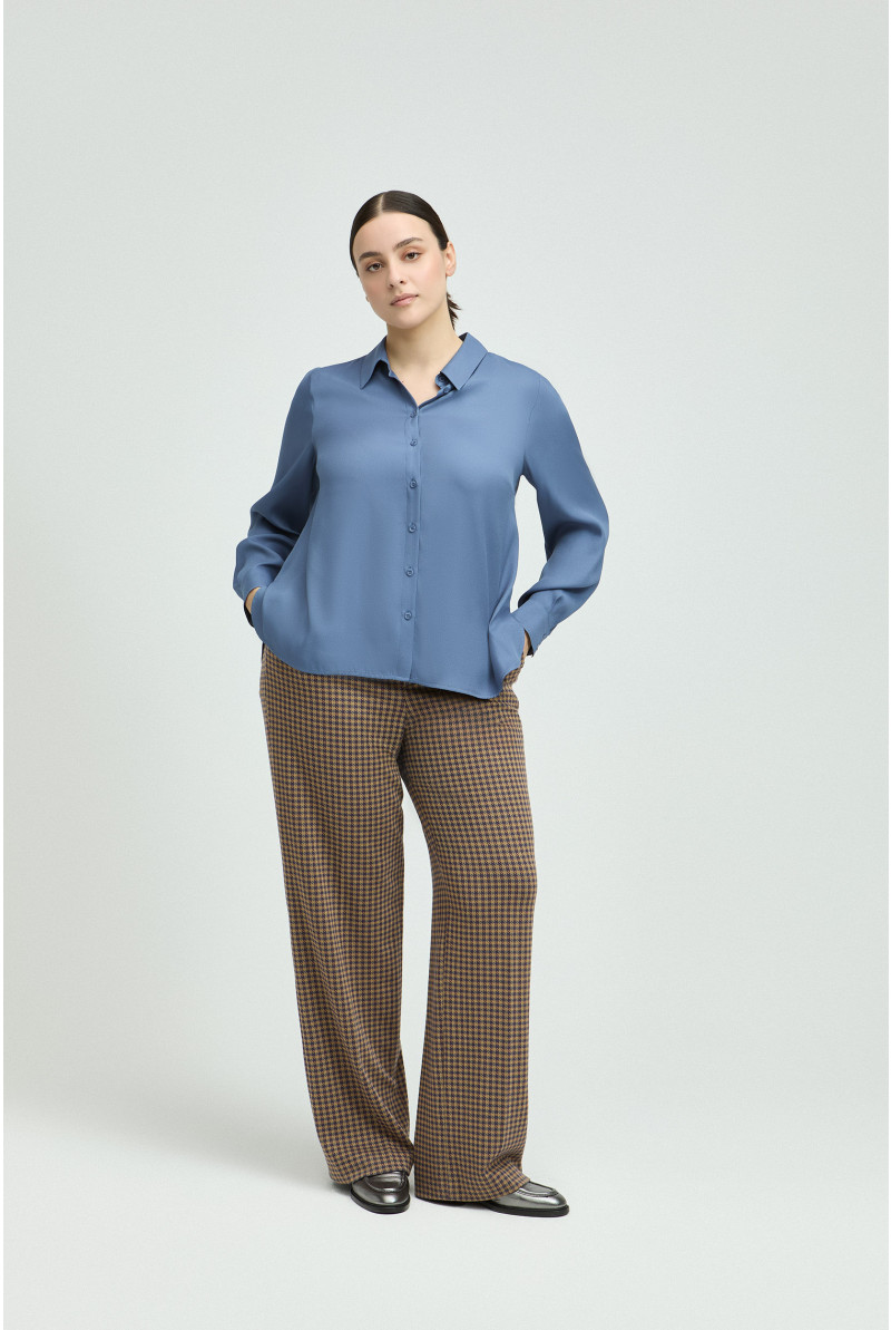 Hemdblouse met knopen