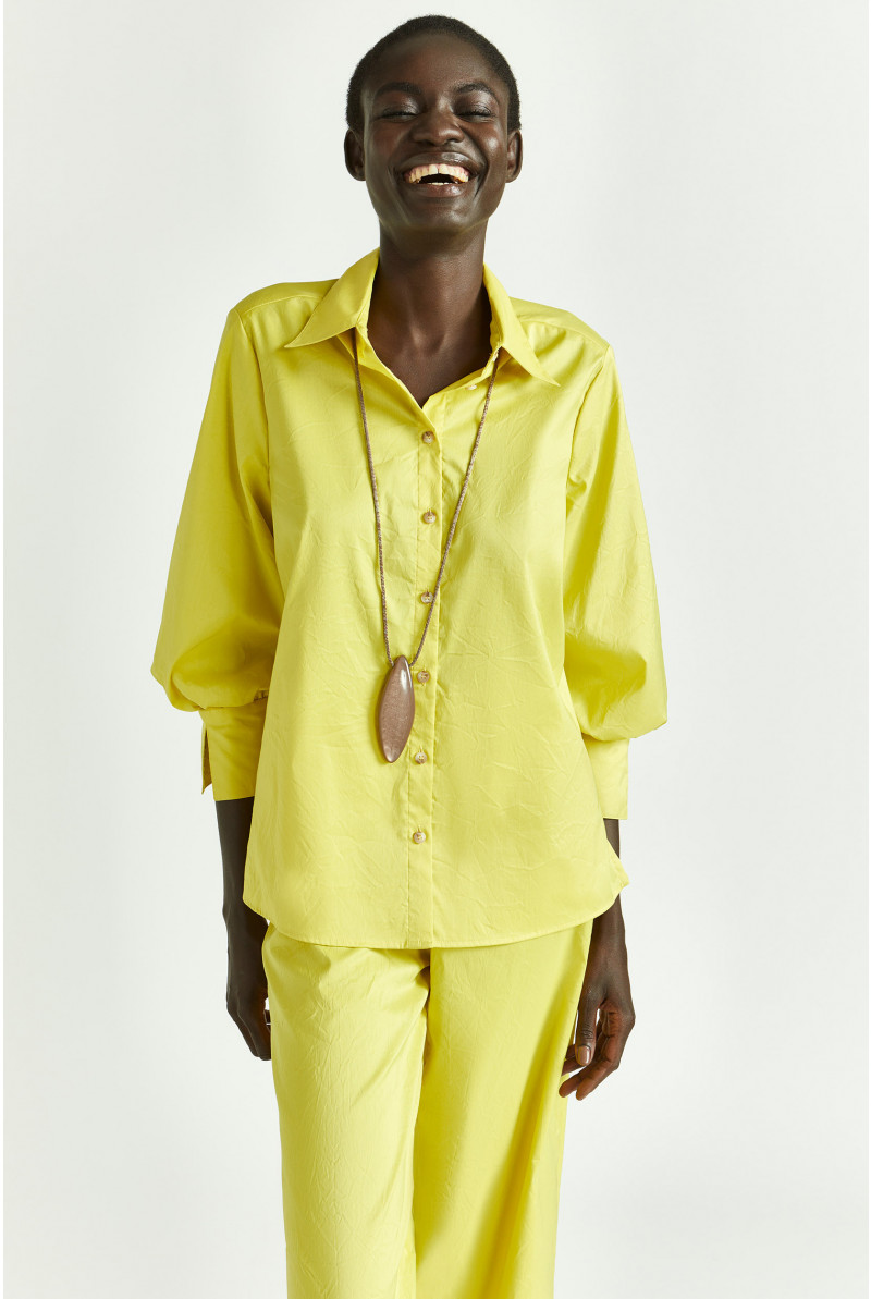 Hemdblouse van krinkelstof