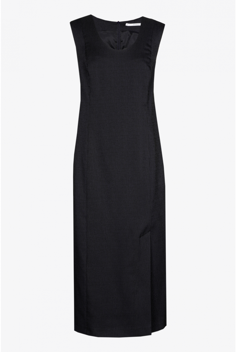 Robe cintrée sans manches