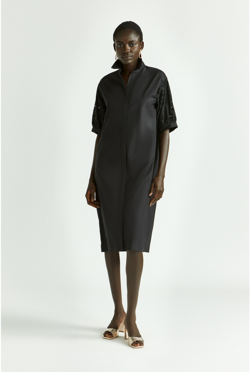 Robe avec broderie anglaise