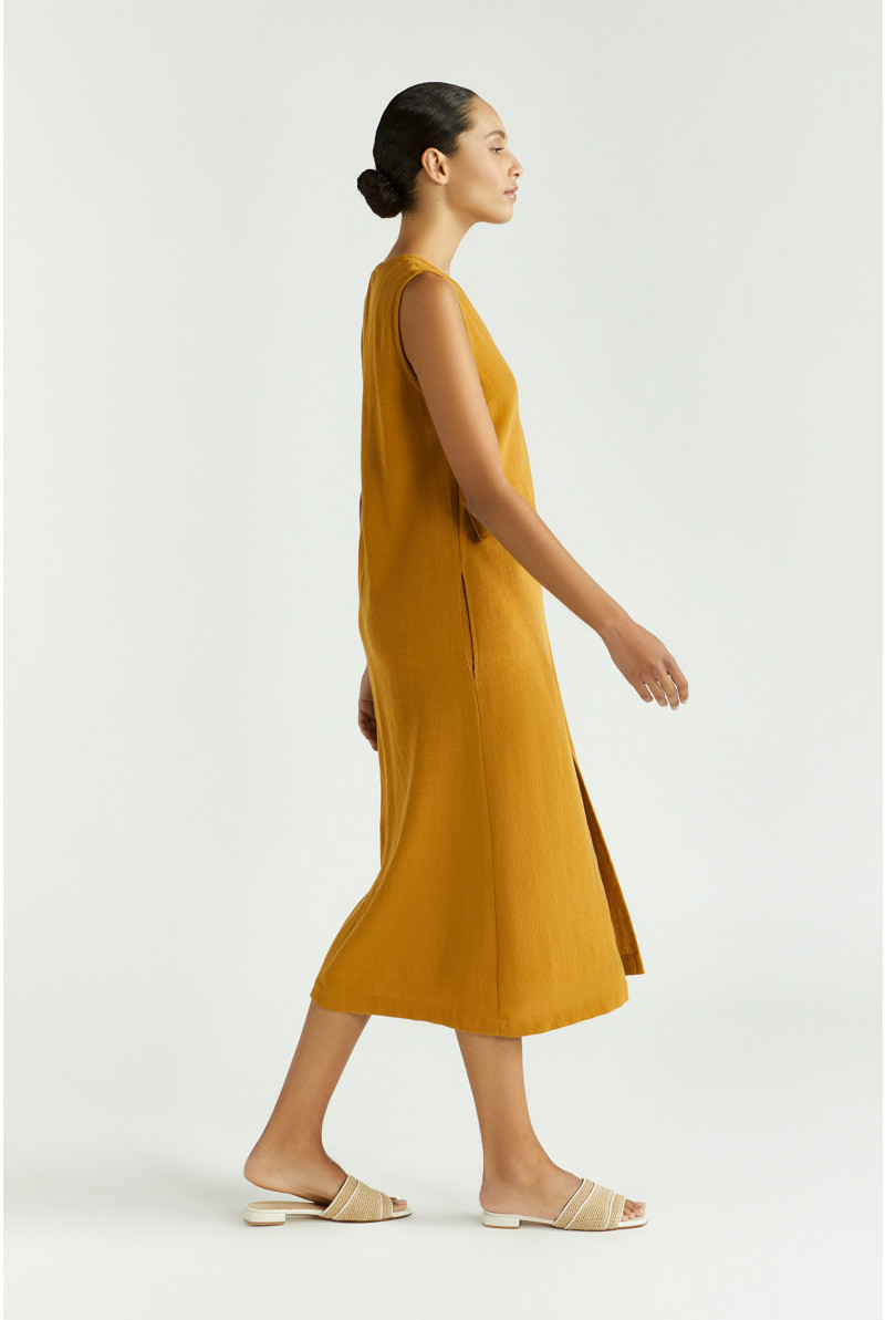 Robe en ligne A à l’aspect lin