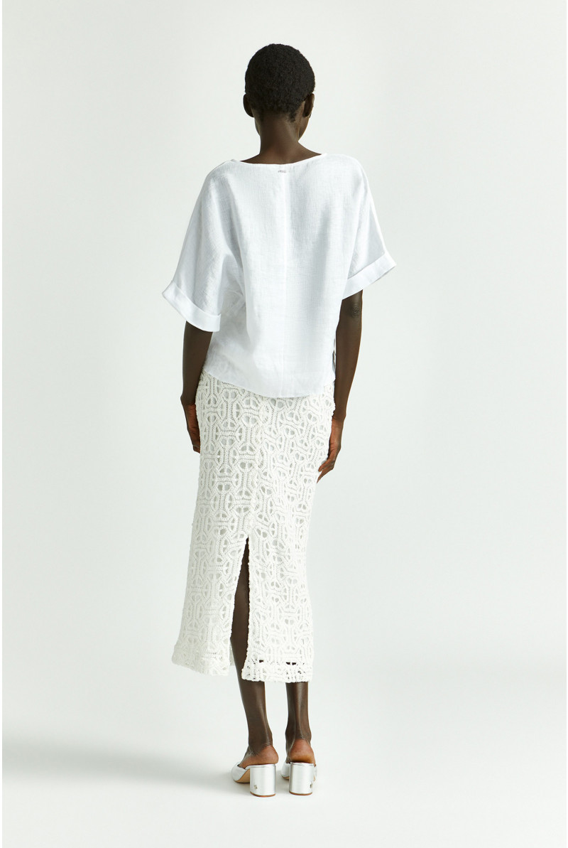 Blouse in a summery linen