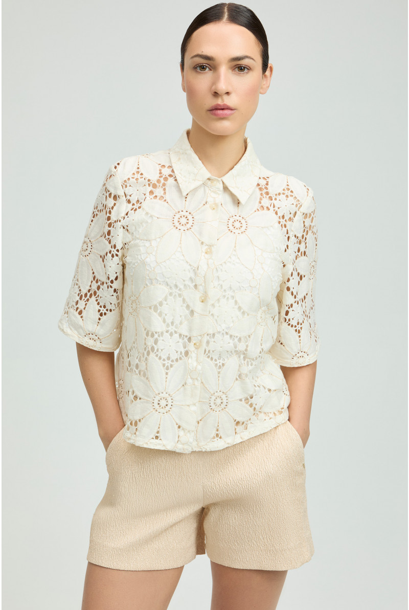 Blouse en broderie anglaise