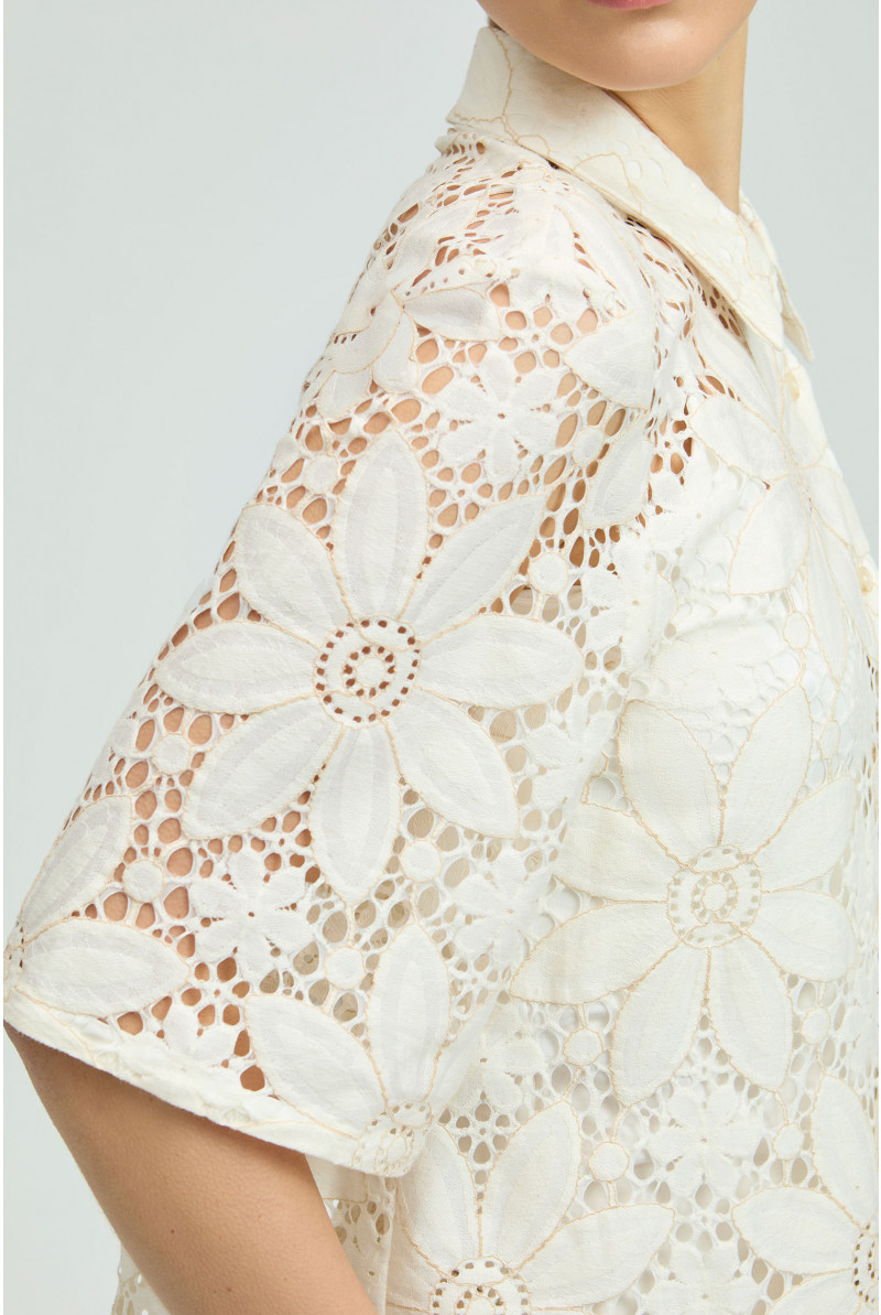 Blouse en broderie anglaise