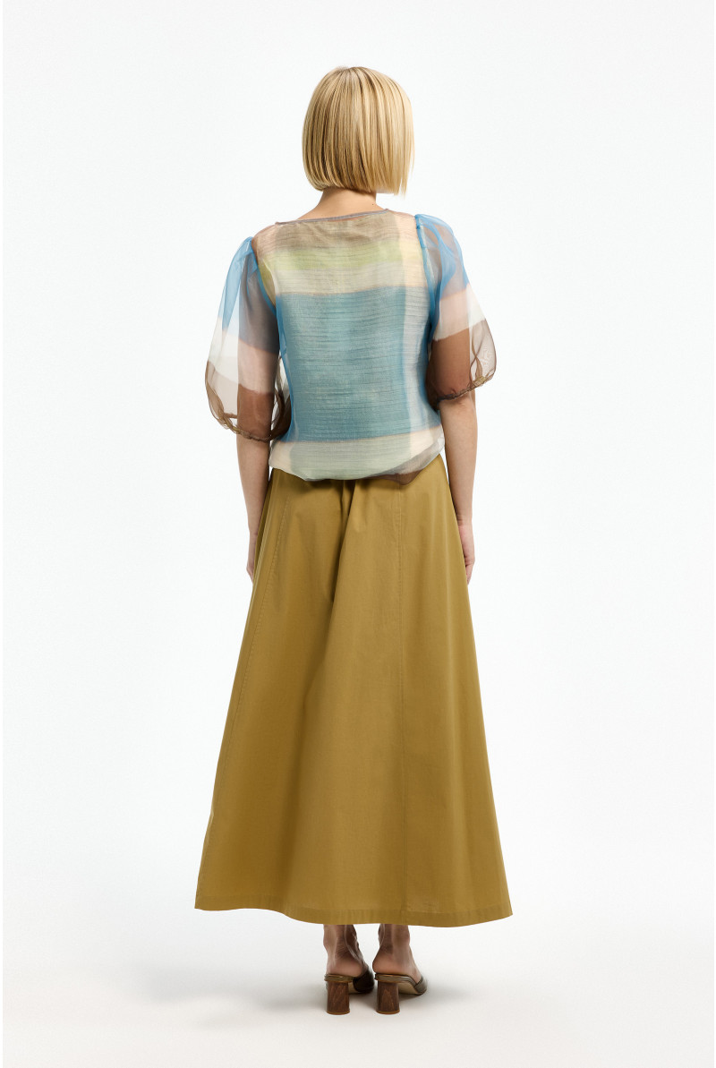 Jupe longue à boutonnière élégante