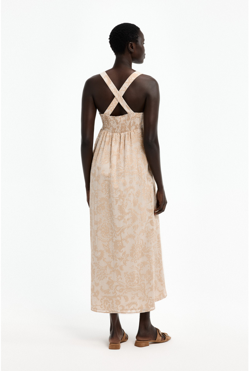 Langes Kleid in Spitzenoptik