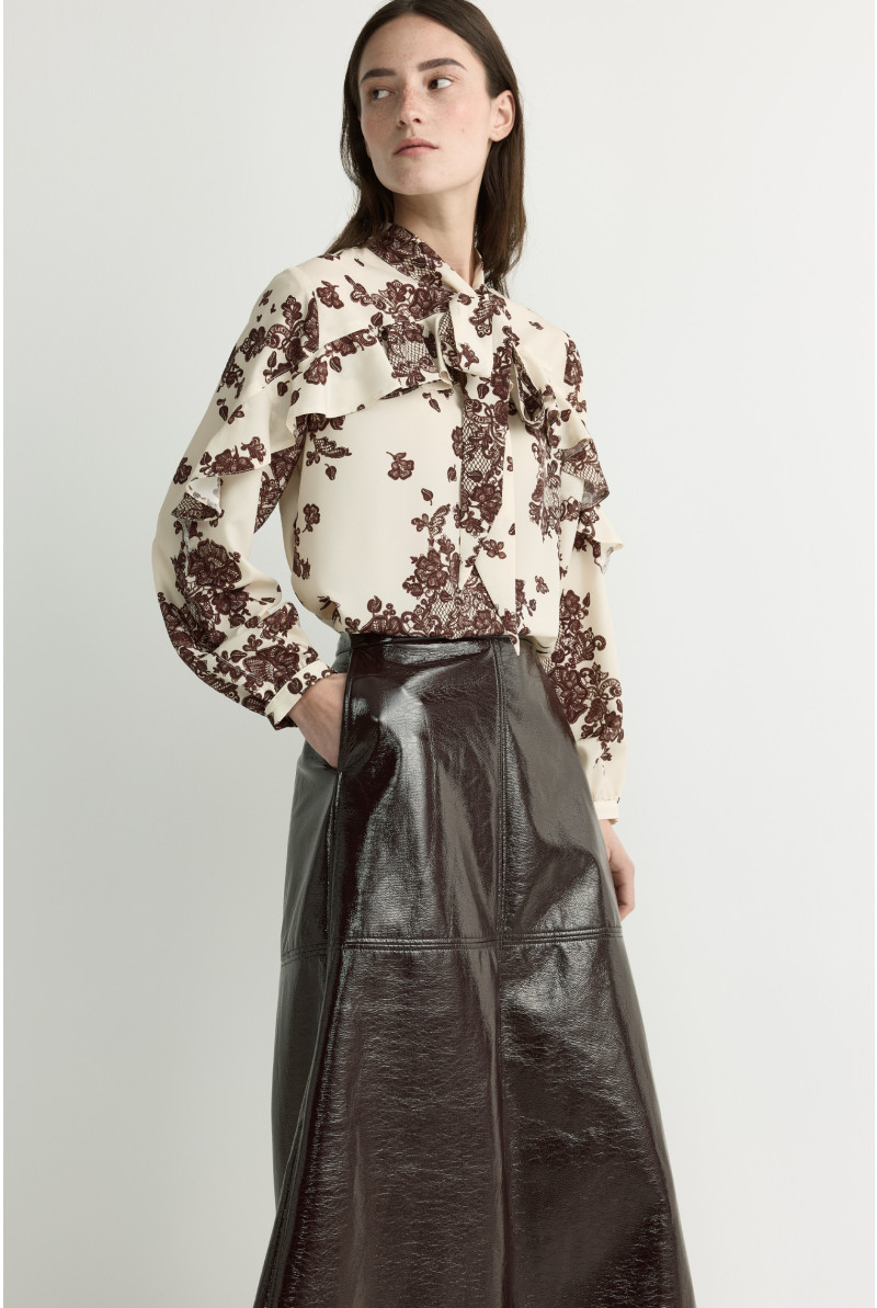 Bluse mit Volant