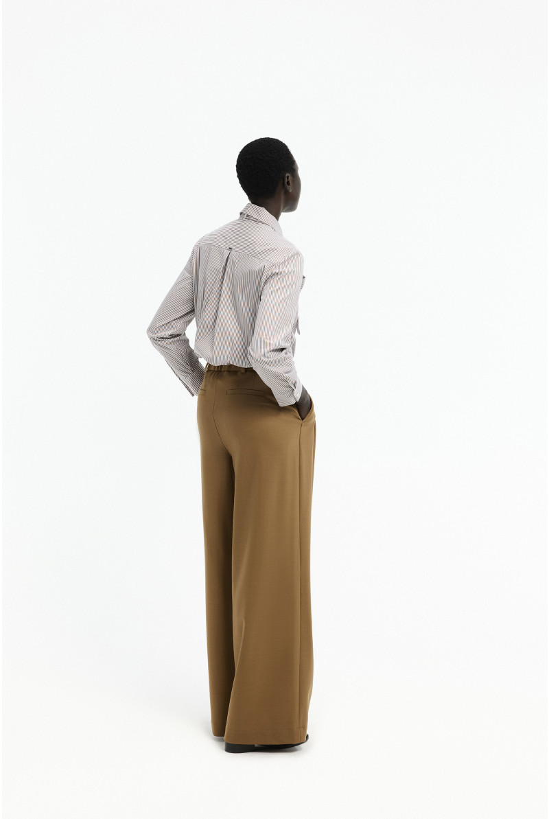 Striped blouse with detachable bow ribbon