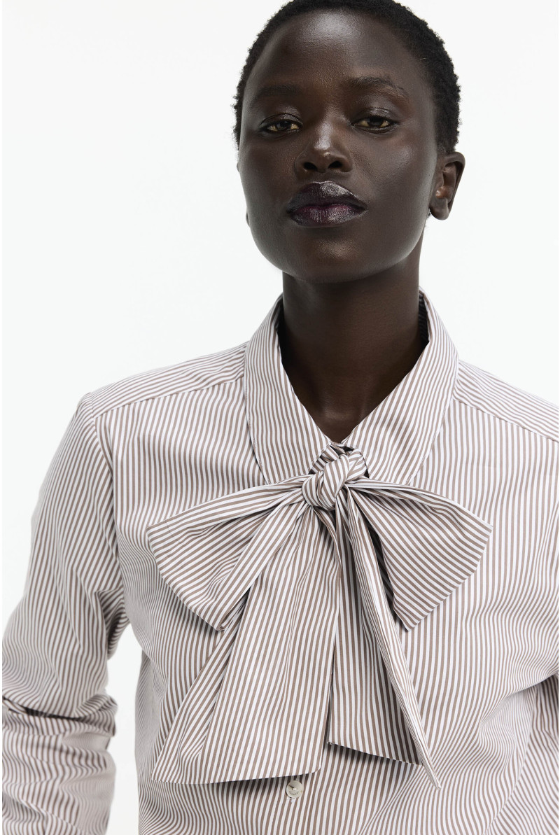 Striped blouse with detachable bow ribbon