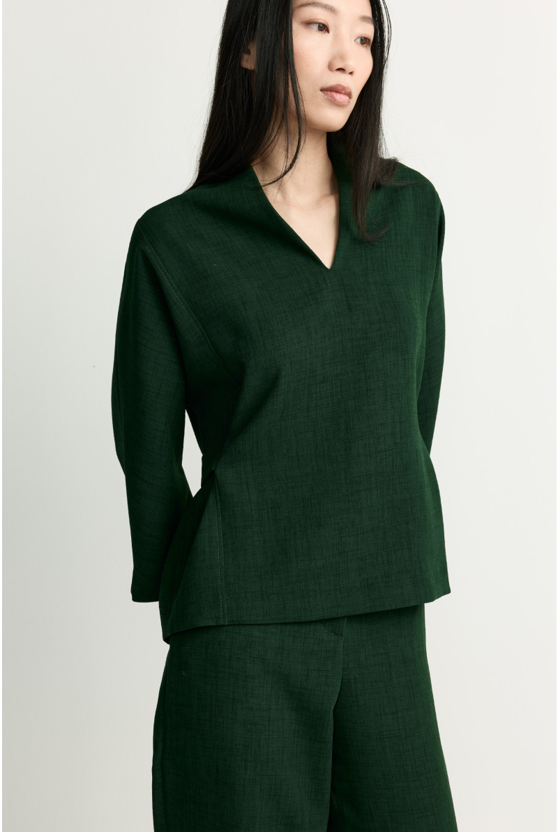 Blouse in crepe fabric with tie