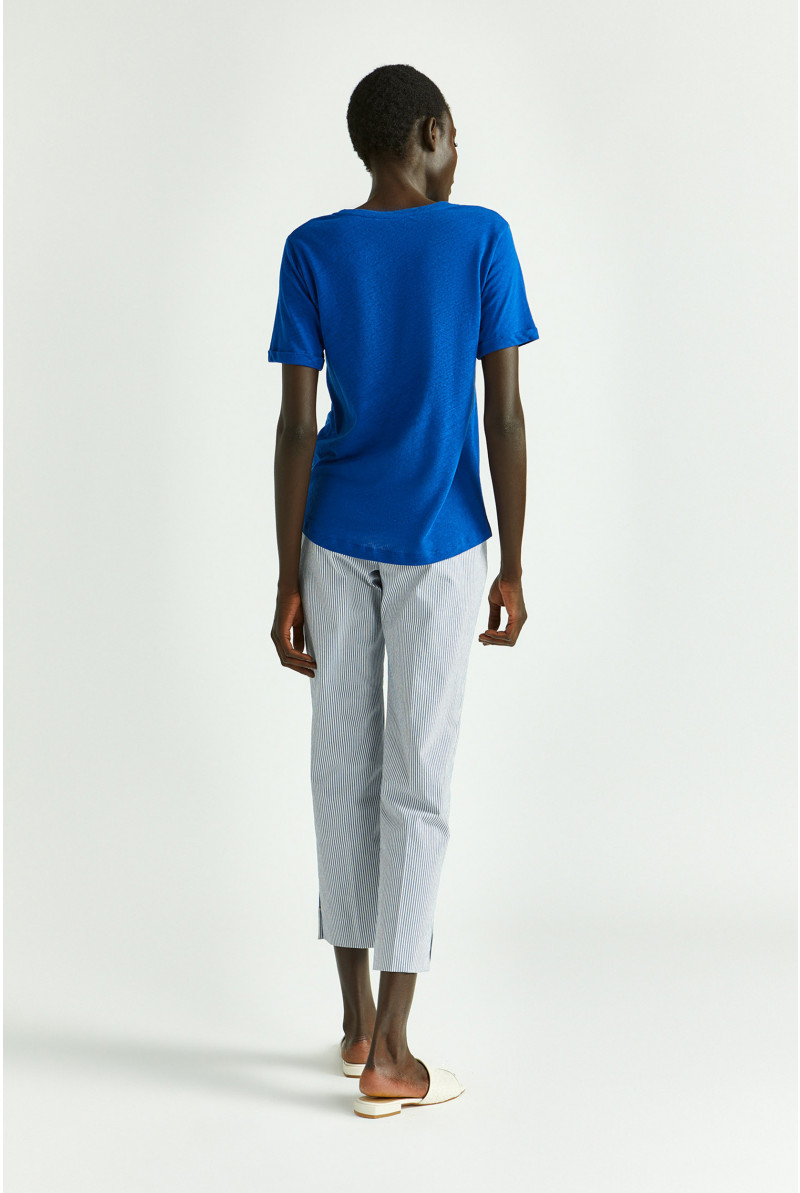 Basic T-shirt with V-neck