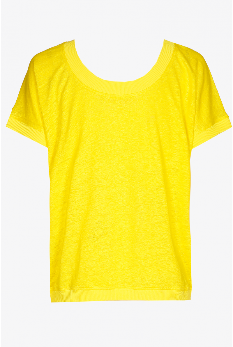 T-shirt with cut-out back