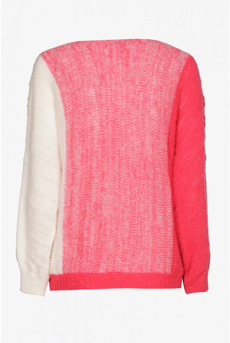 Pullover with vertical gradient pattern
