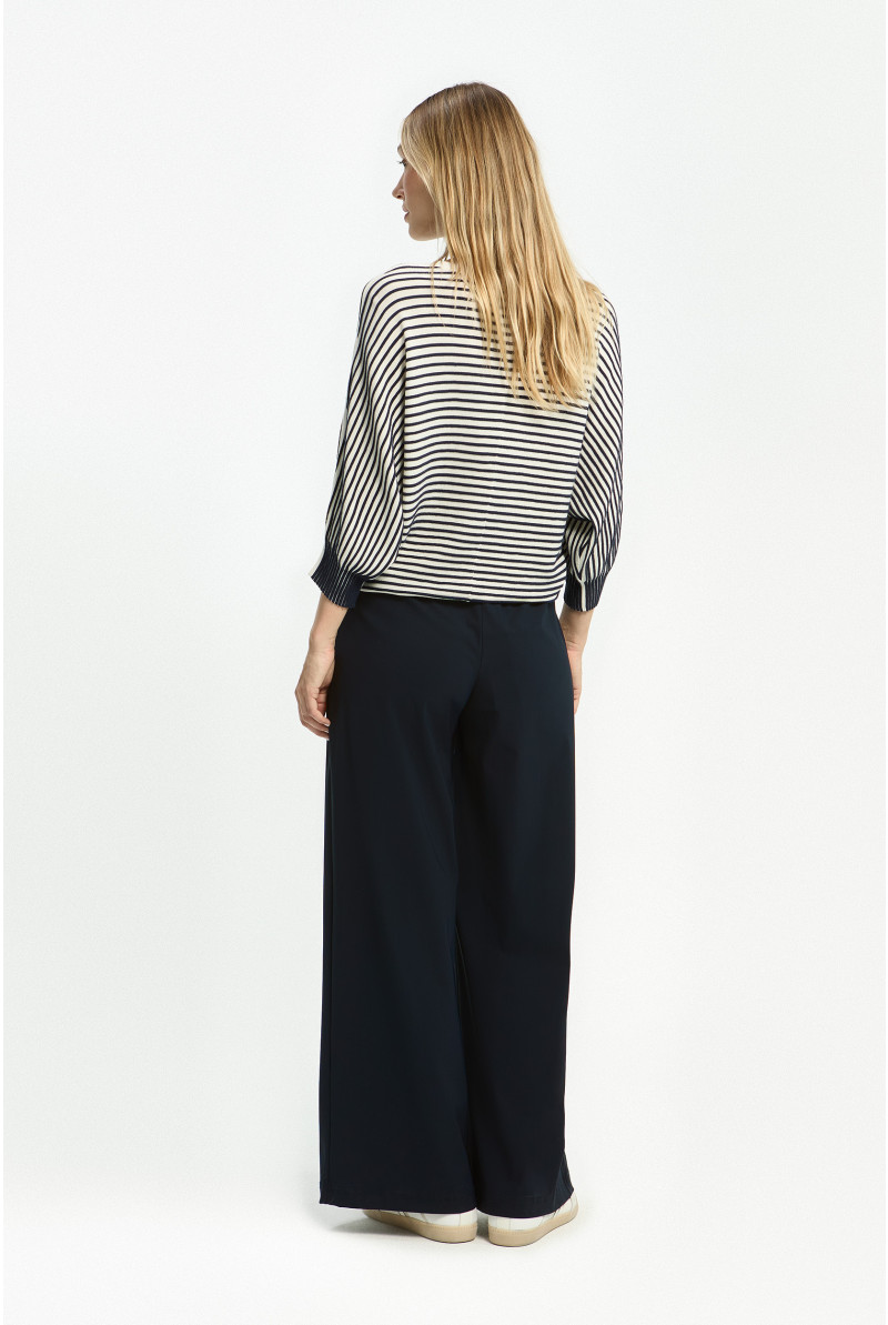 Pull rayé à manches bouffantes