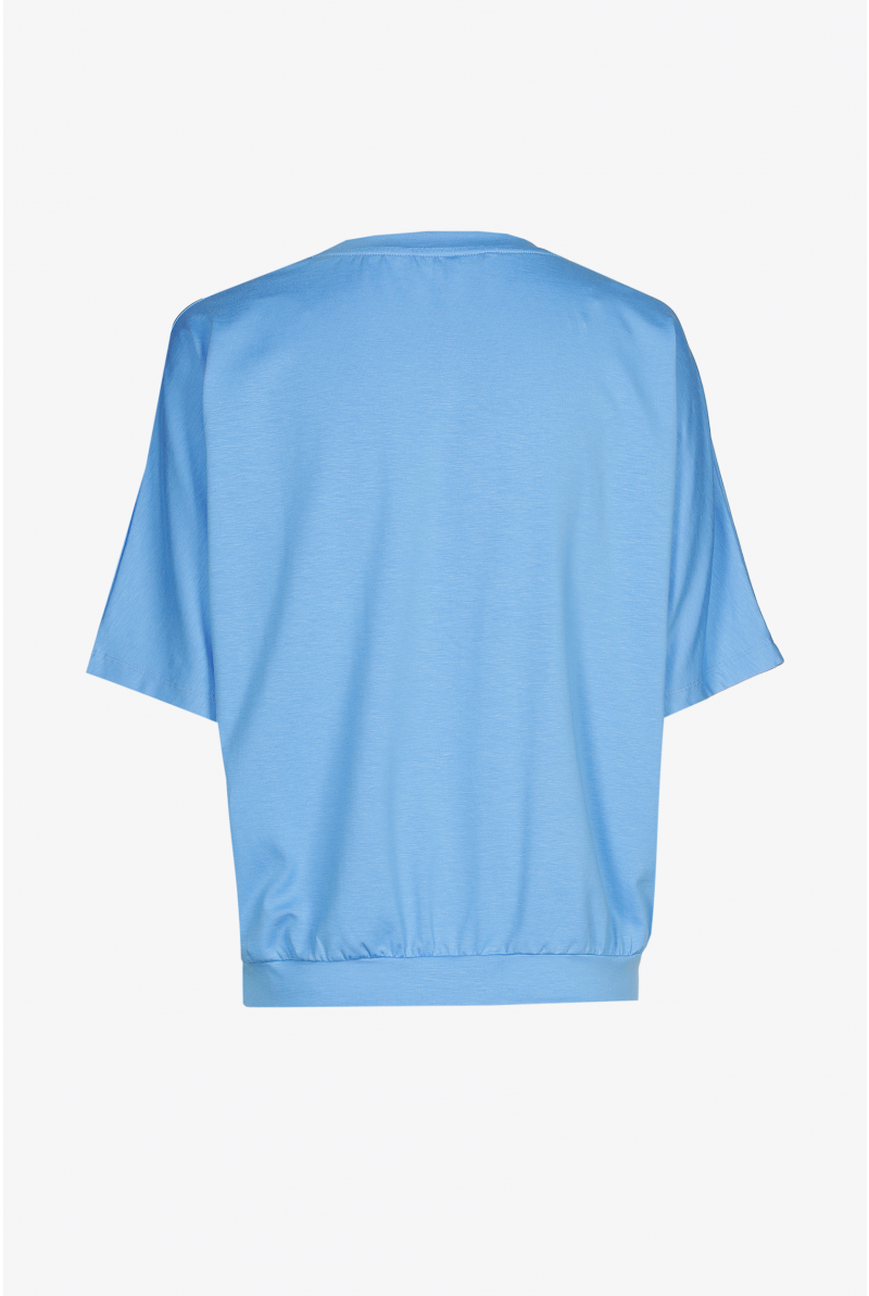 T-shirt with loose fit