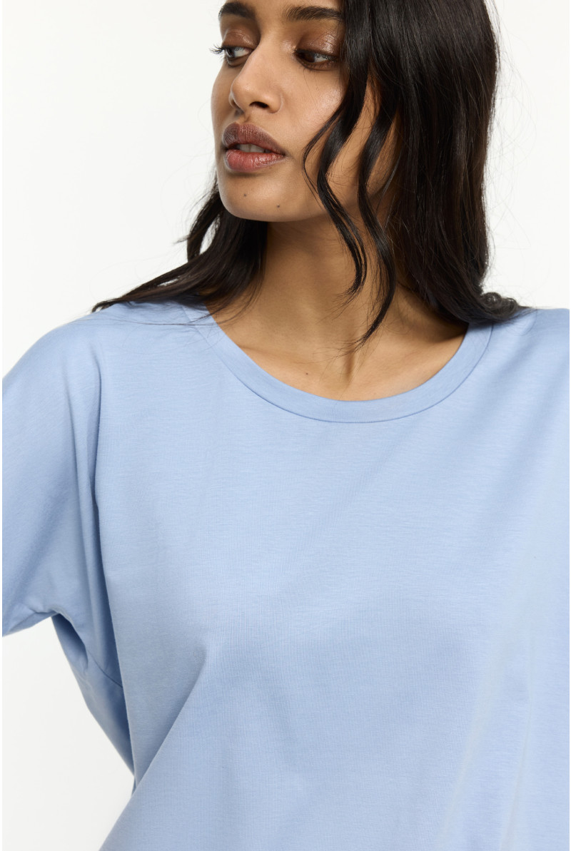 T-shirt with loose fit