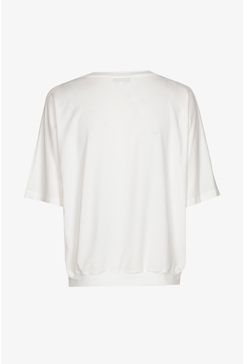 T-shirt with loose fit