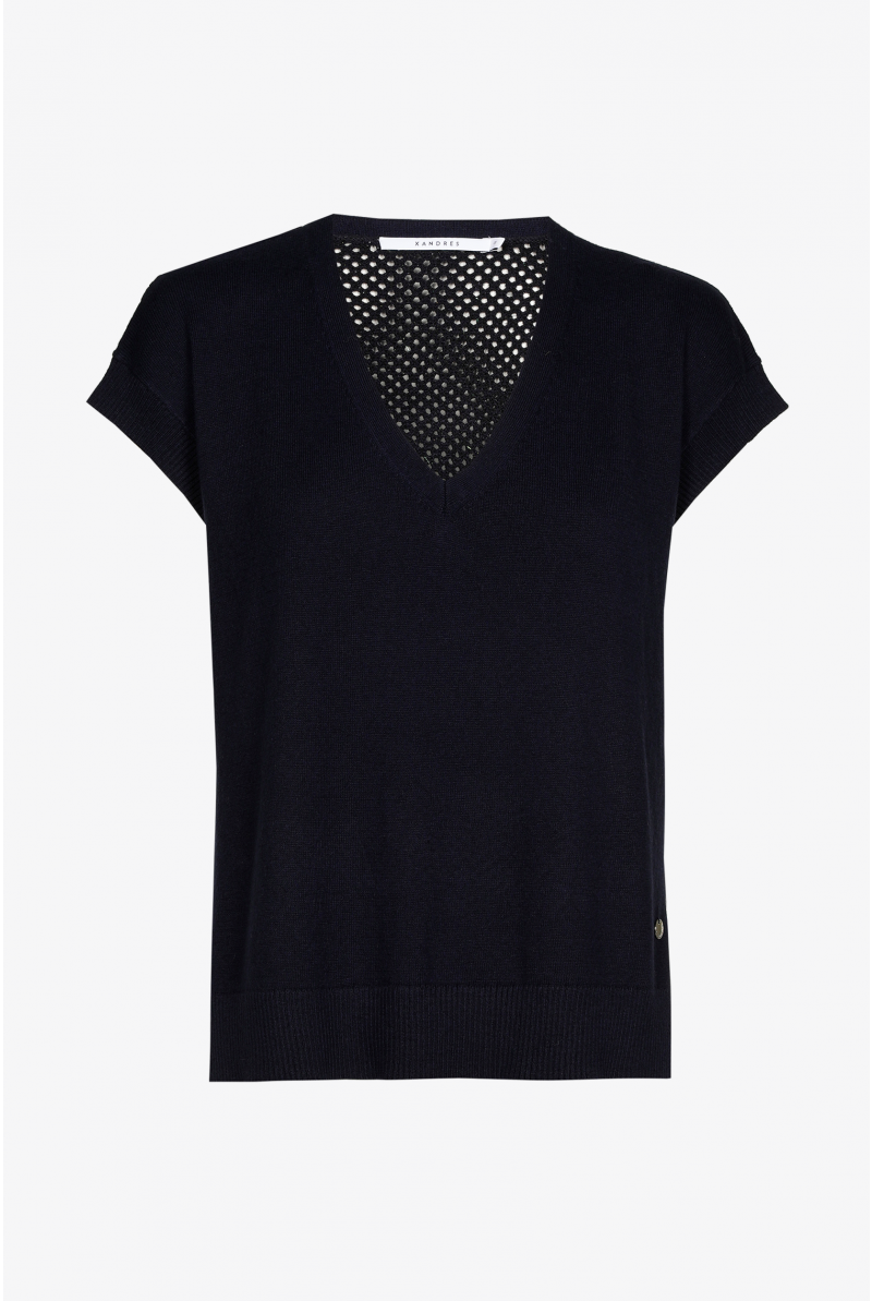 Sleeveless waistcoat with crochet knit