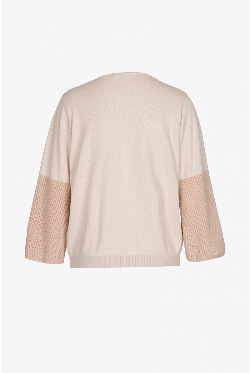 Pull met fijne ajoursteek