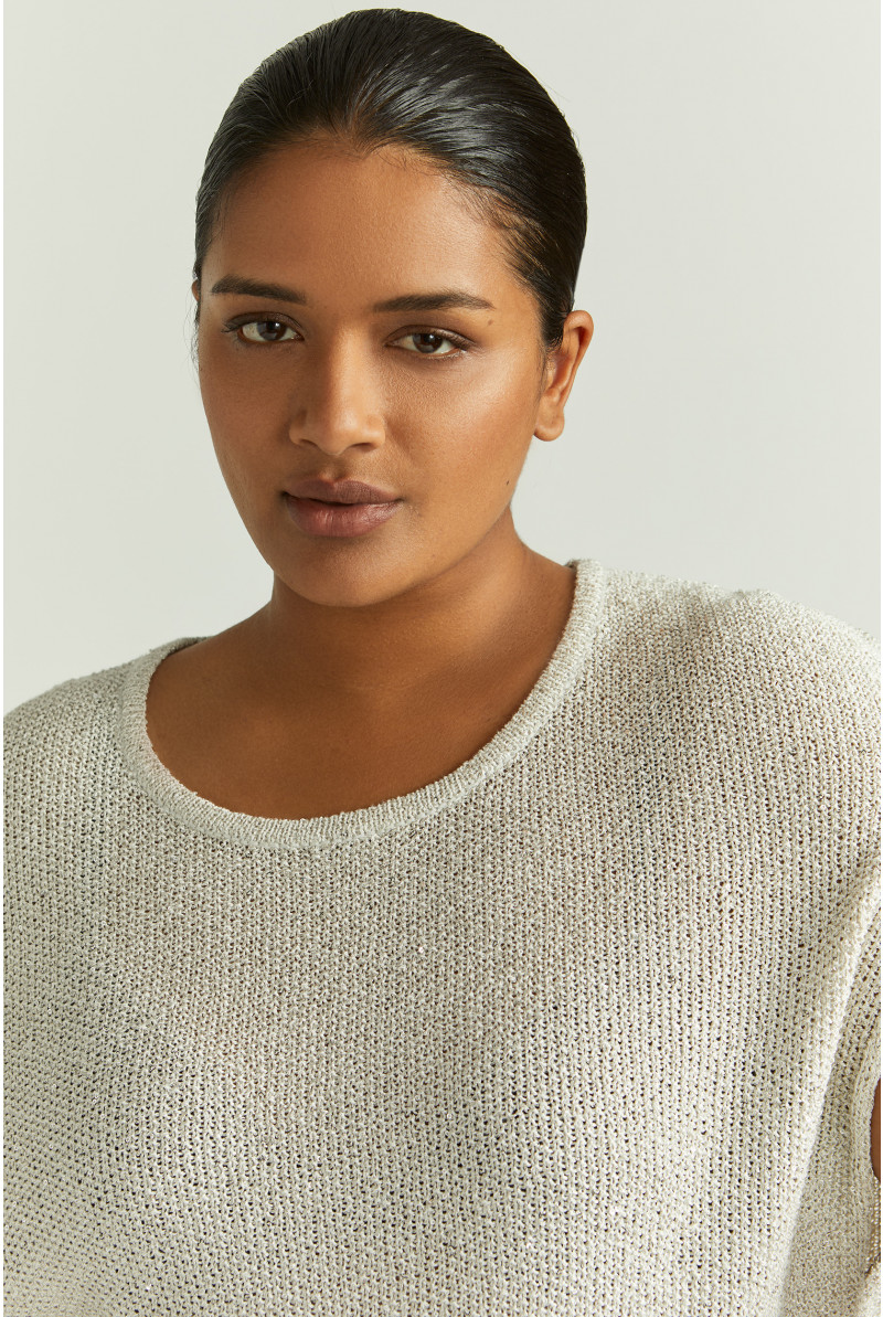 Petit pull pailleté sans manches