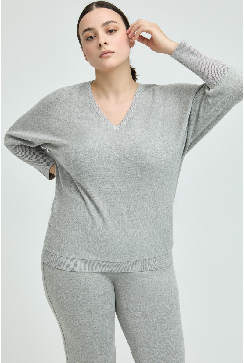 Pull doux à encolure en V