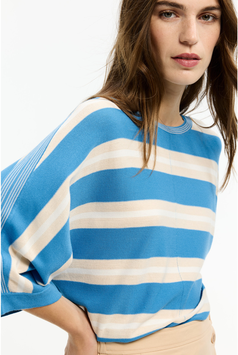 Weicher Pullover mit weiten Ärmeln