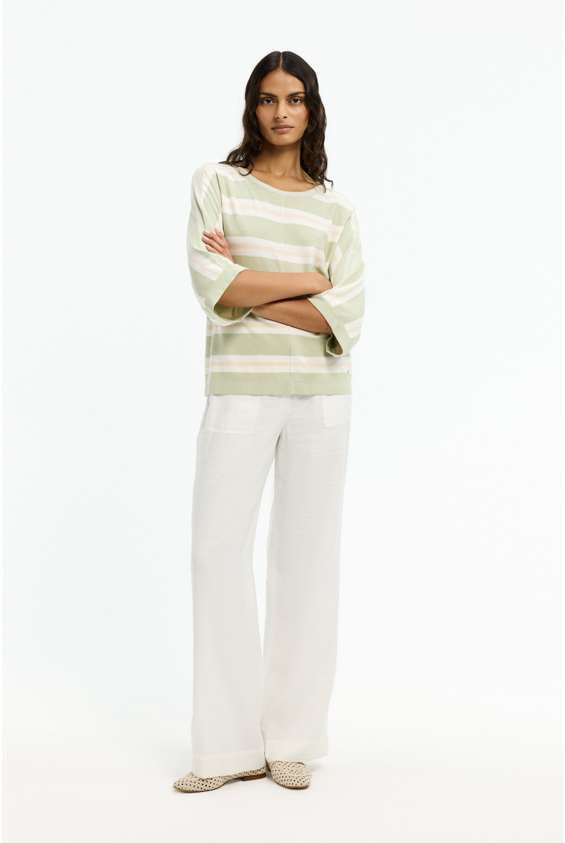 Weicher Pullover mit weiten Ärmeln