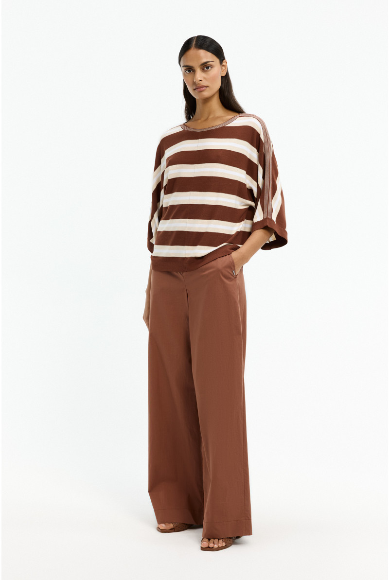 Weicher Pullover mit weiten Ärmeln